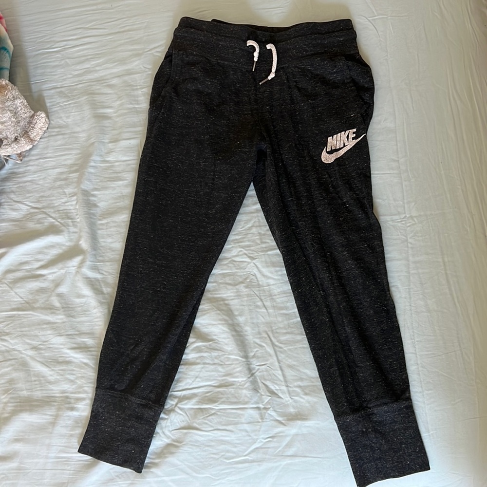 Nike capri joggers